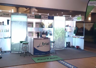 Kiosque d’exposition personnalisé pour Triad Solutions
